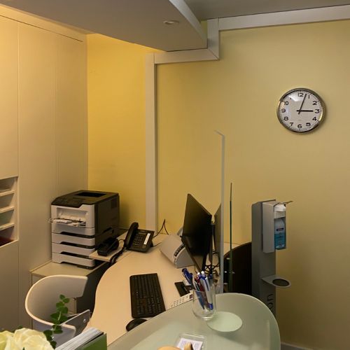 WOHN-T-RAUM Bettina Daub | Referenz-Projekt | Hamburg-Niendorf | Interior Design | Frauenarztpraxis Sanierung & Modernisierung | alter Schreibtisch