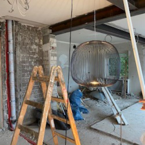 WOHN-T-RAUM Bettina Daub | Referenz-Projekt | Hamburg Blankenese | Interior Design | Renovierung & Umbaumaßnahmen | Villa am Süllberg | Rohbau mit Foscarini Leuchte