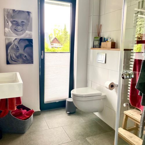 WOHN-T-RAUM Bettina Daub | Referenz-Projekt | Hamburg Niendorf | Interior Design | Sanierung Duschbad | vorher WC alt