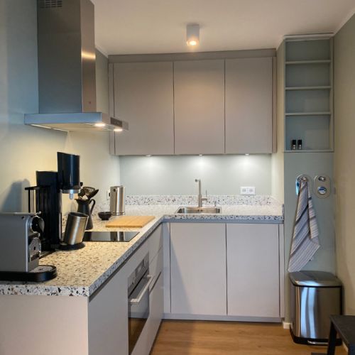 WOHN-T-RAUM Bettina Daub | Referenz-Projekt | Hamburg Eimsbüttel | Interior Design | Sanierung & Umbaumaßnahmen | Möbliertes 1-Zimmer-Appartement | Küche